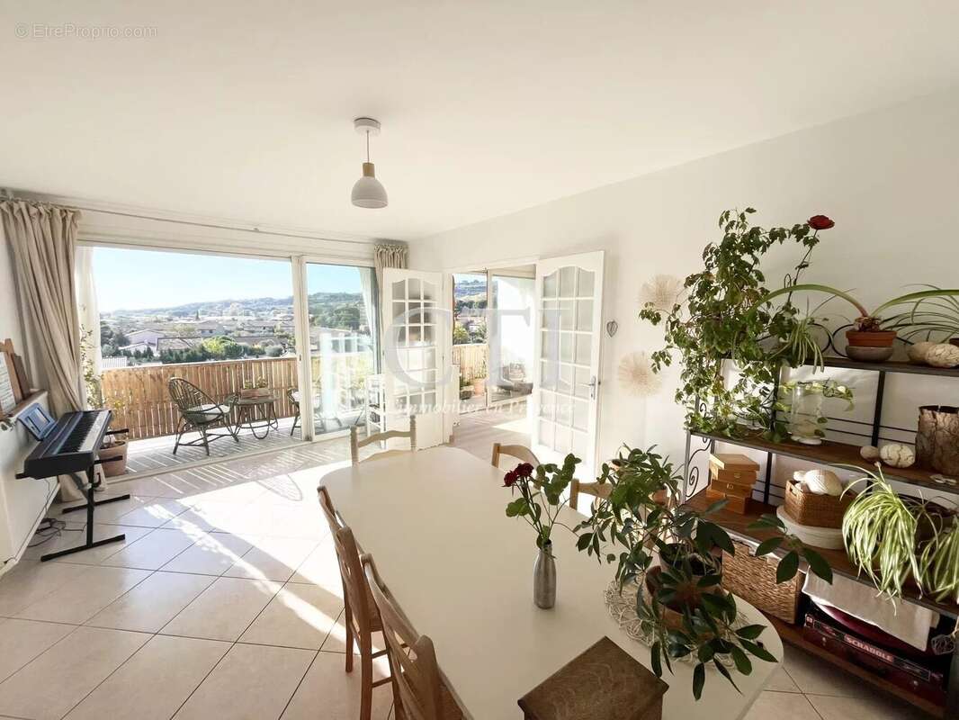 Appartement à NYONS