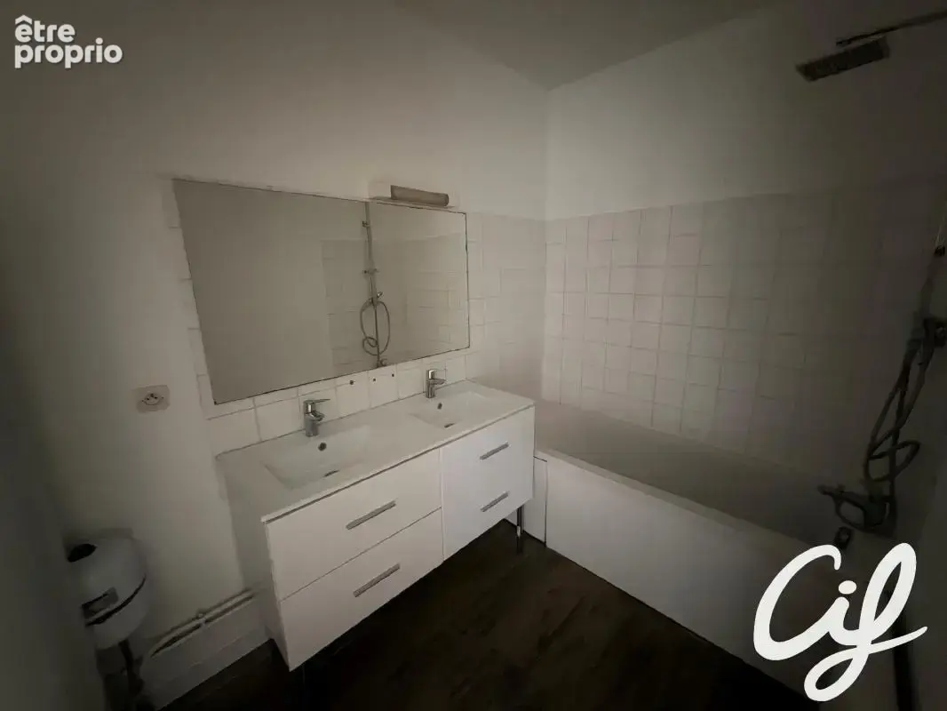 Maison T5 ROUEN - 98.28 m2  195 000 Euros - photo 7