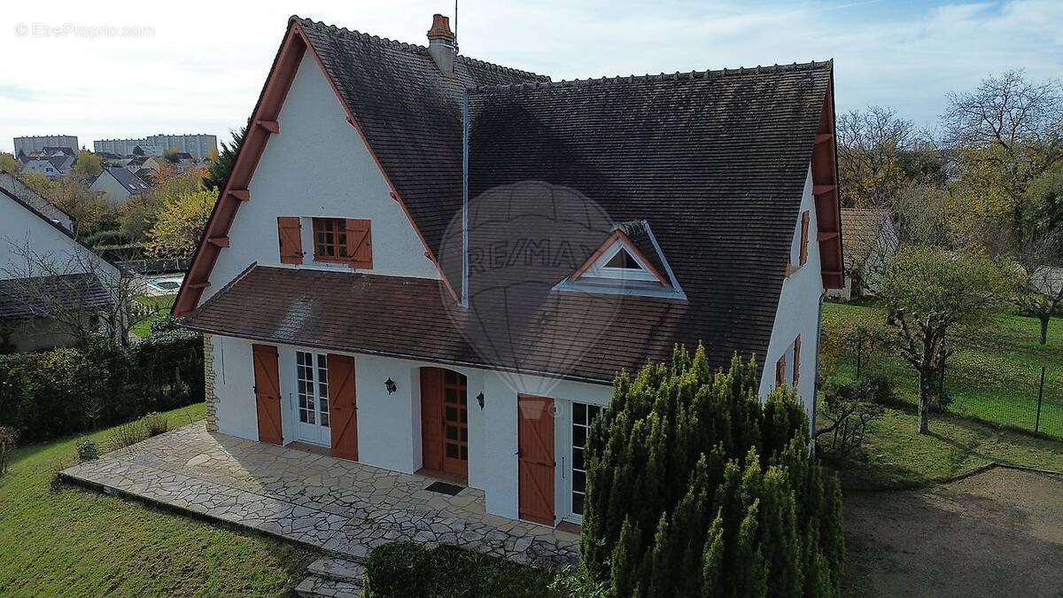 Maison à COULANGES-LES-NEVERS