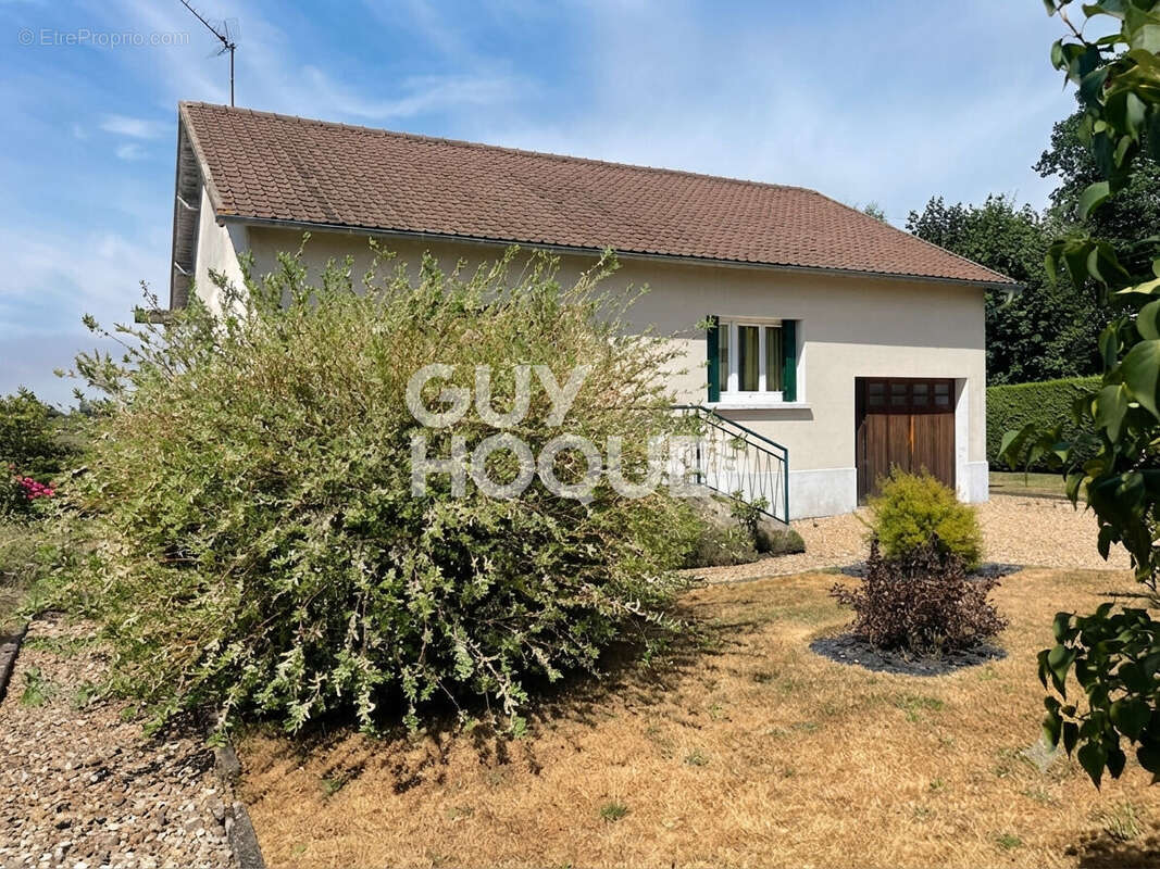 Maison individuelle à vendre SOREL MOUSSEL  Terrain de 660 m²  Garage - photo 2
