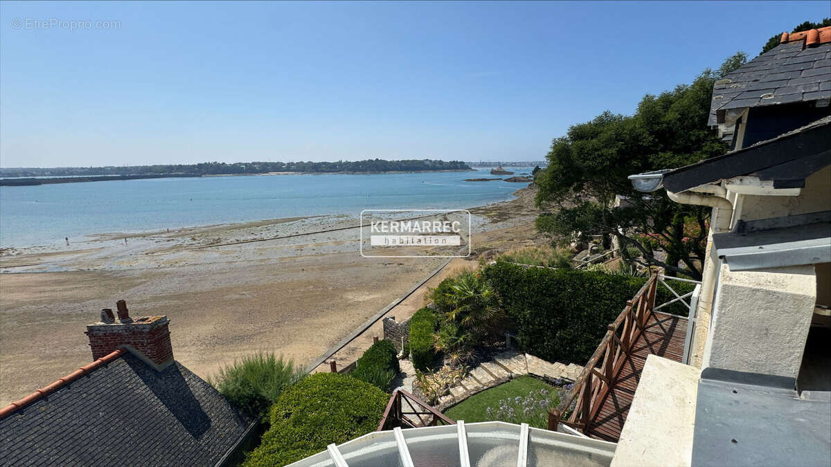 VILLA 5 pièces- VUE MER- grand garage- jardin- accès privatif à la plage - photo 8