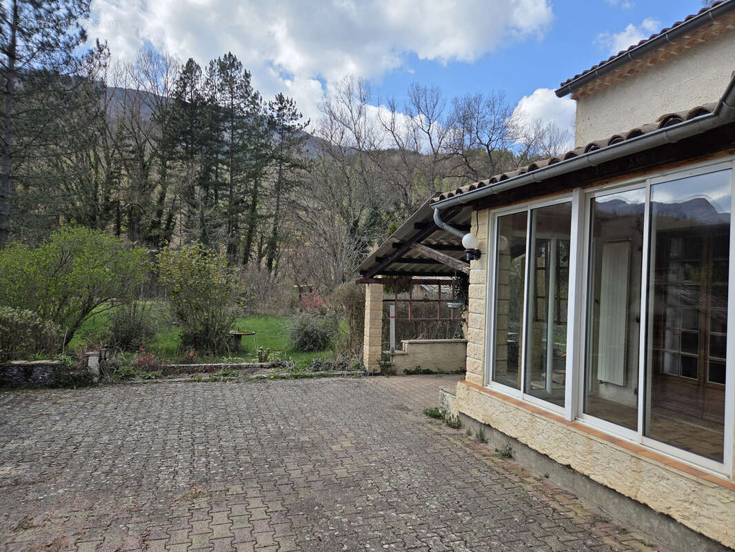 Maison à LA MOTTE-CHALANCON