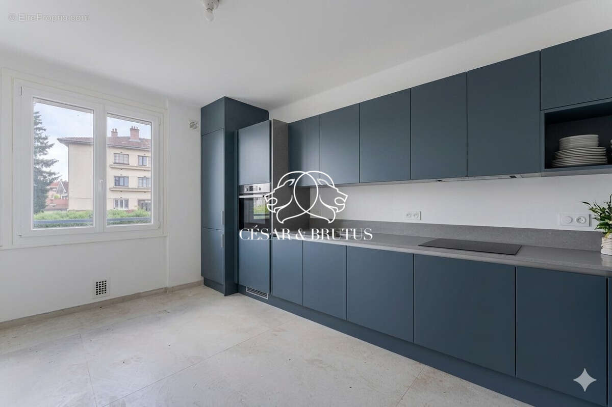 Appartement 4 pièces 79 m² à vendre à Bron (69500) - photo 5