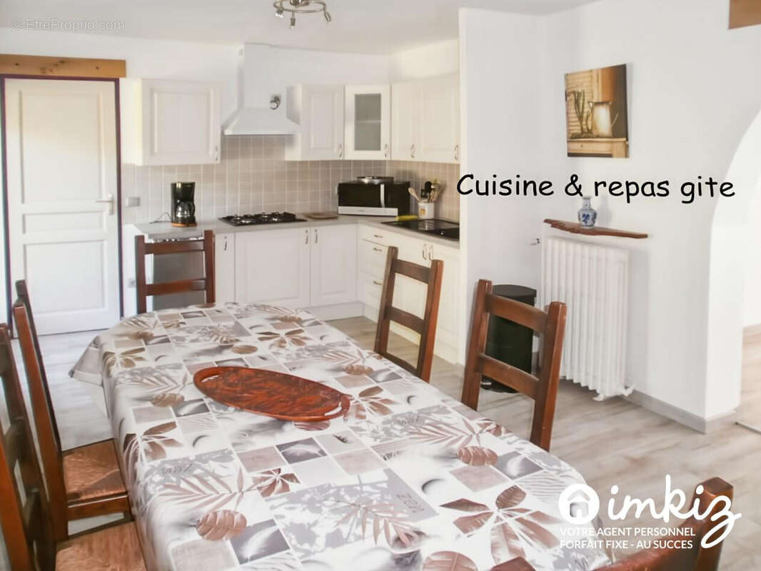 Maison à PEYRILLAC-ET-MILLAC