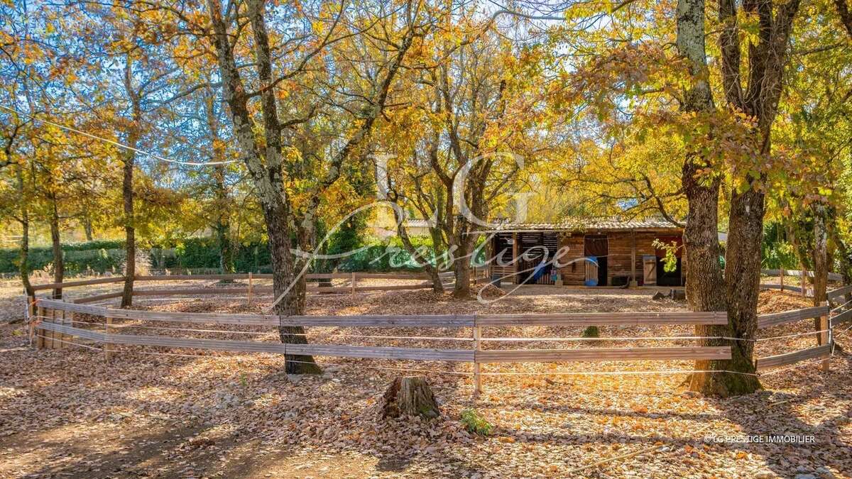 Maison à TOURRETTES