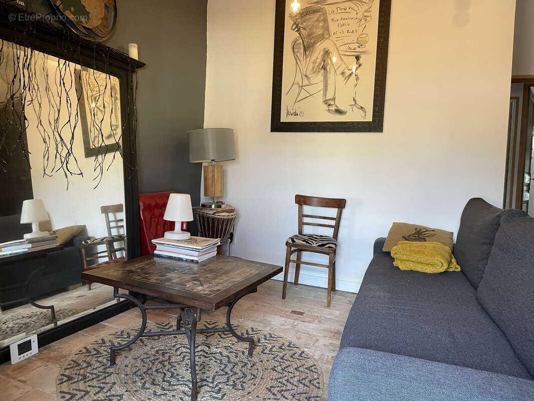 Maison à LA ROQUE-D'ANTHERON