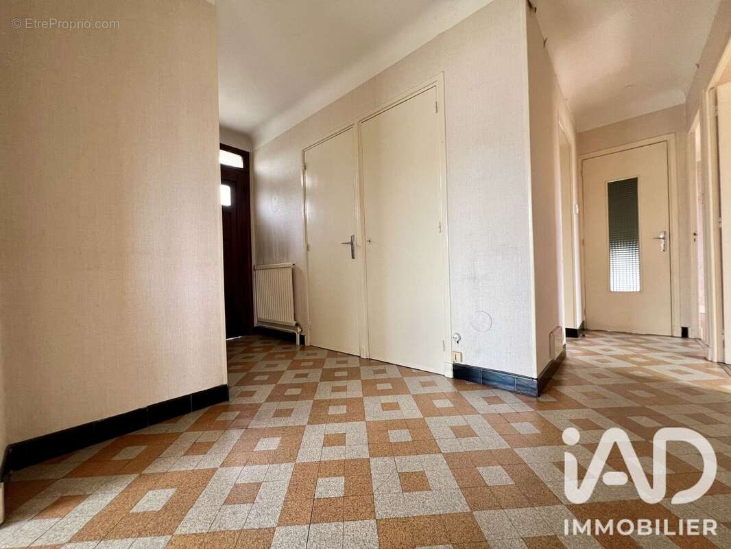 Maison 109 m² à Poisat  - photo 8