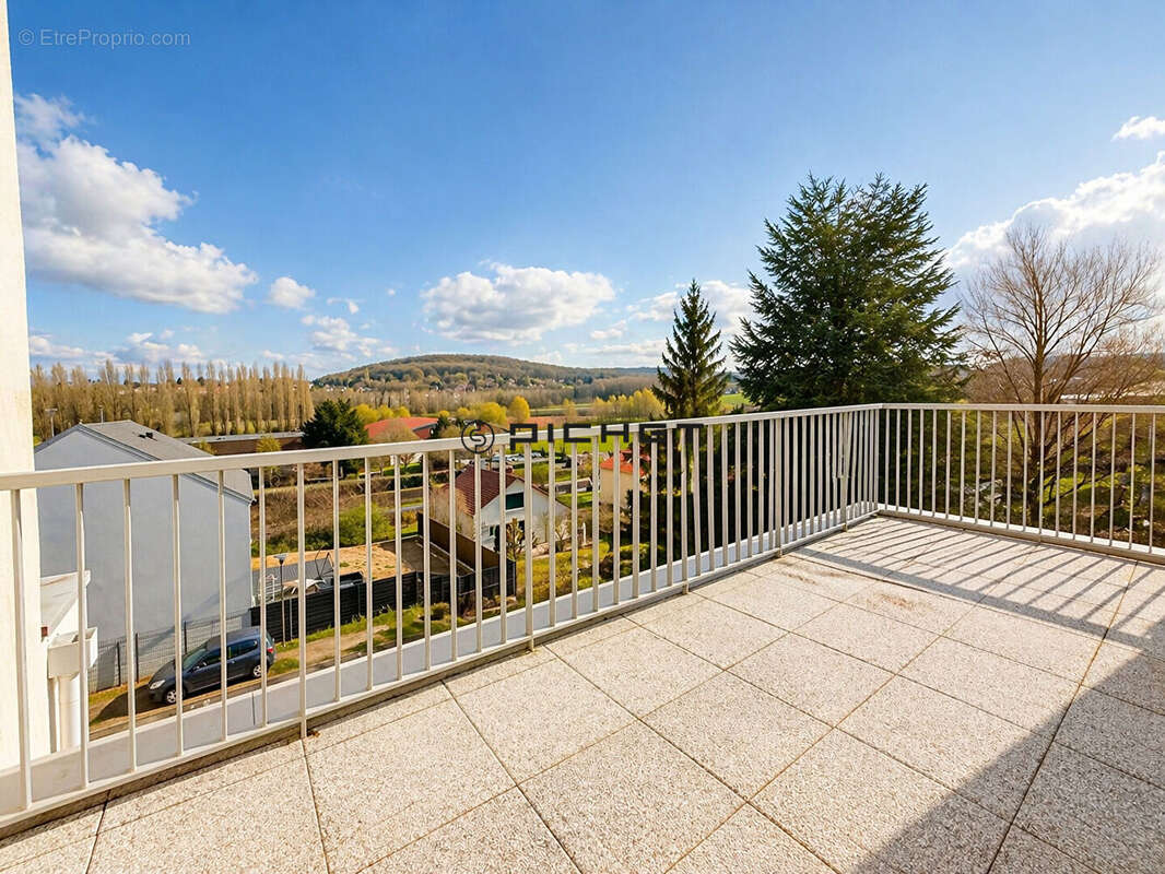 Appartement à BREUILLET