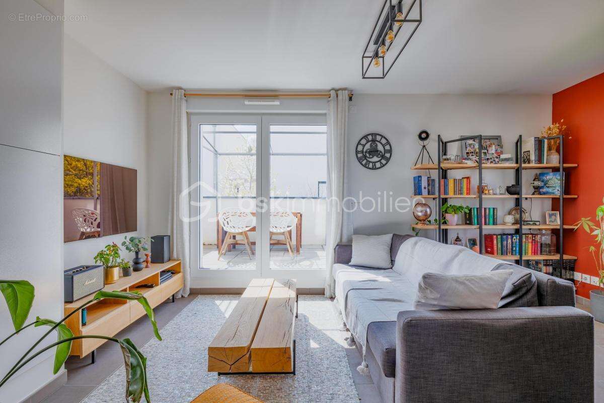 Appartement à MEYZIEU