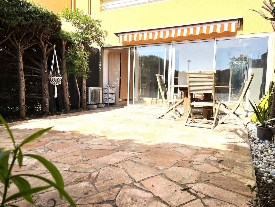 Appartement à LA LONDE-LES-MAURES