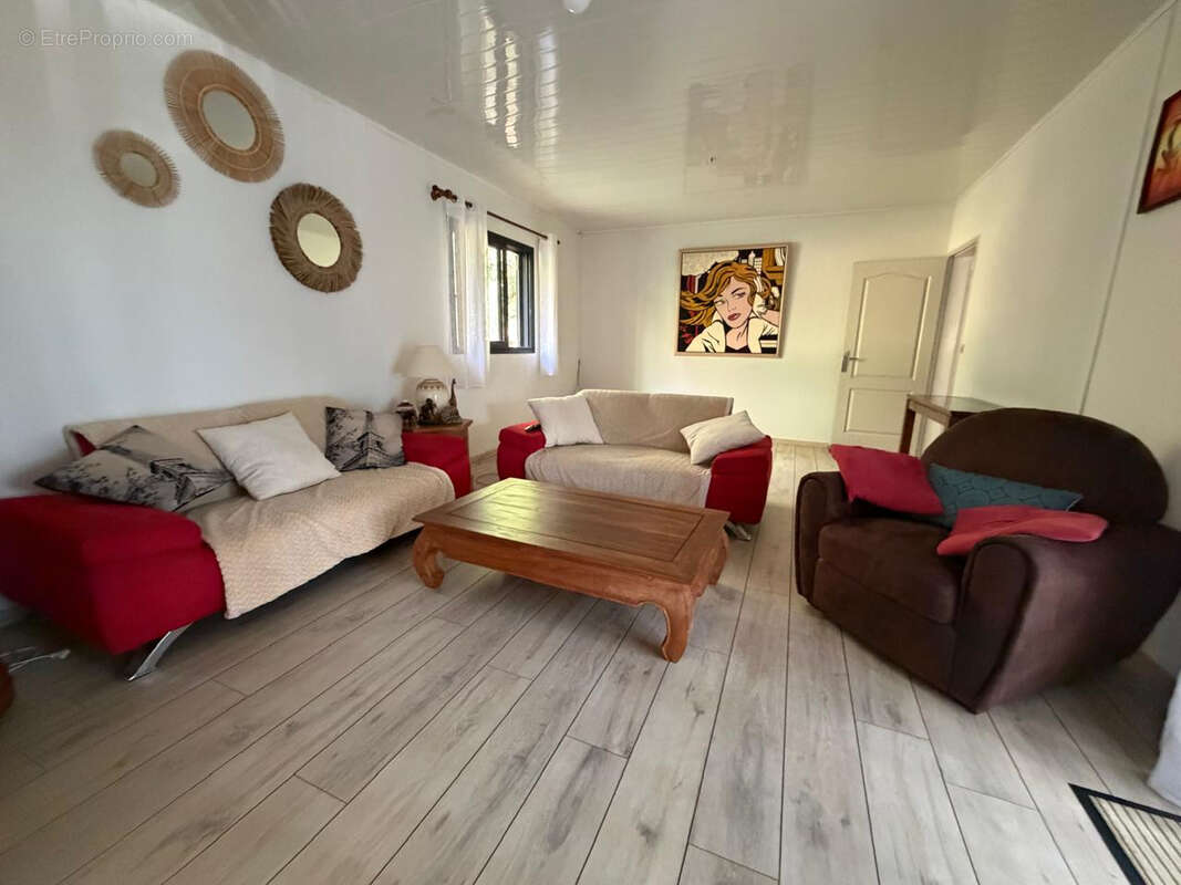 Maison à LES TROIS-BASSINS