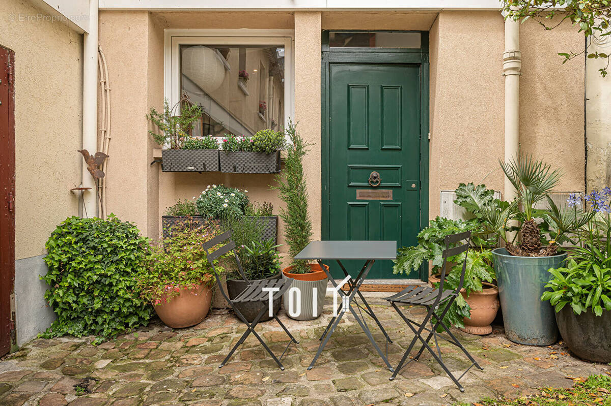 Appartement à PARIS-14E