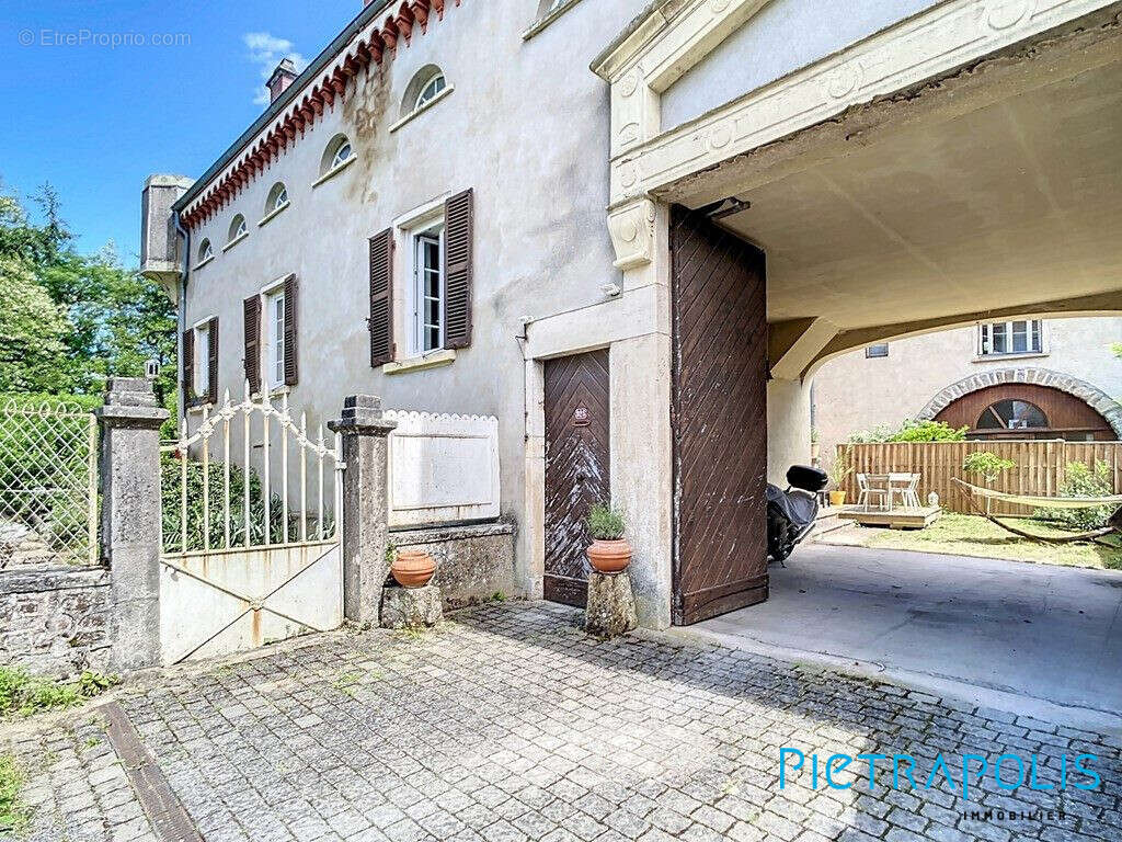 Maison à SAINT-ETIENNE-DES-OULLIERES