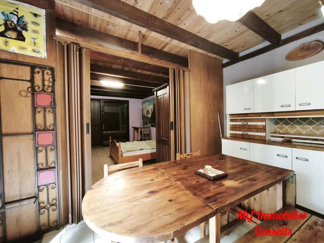 Terrain à VEZINS-DE-LEVEZOU