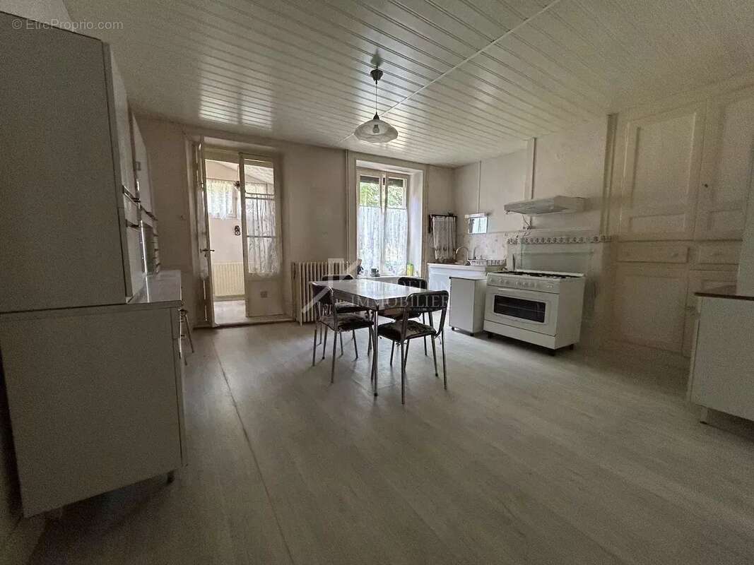 Maison 5 pièces - 126m² - photo 2