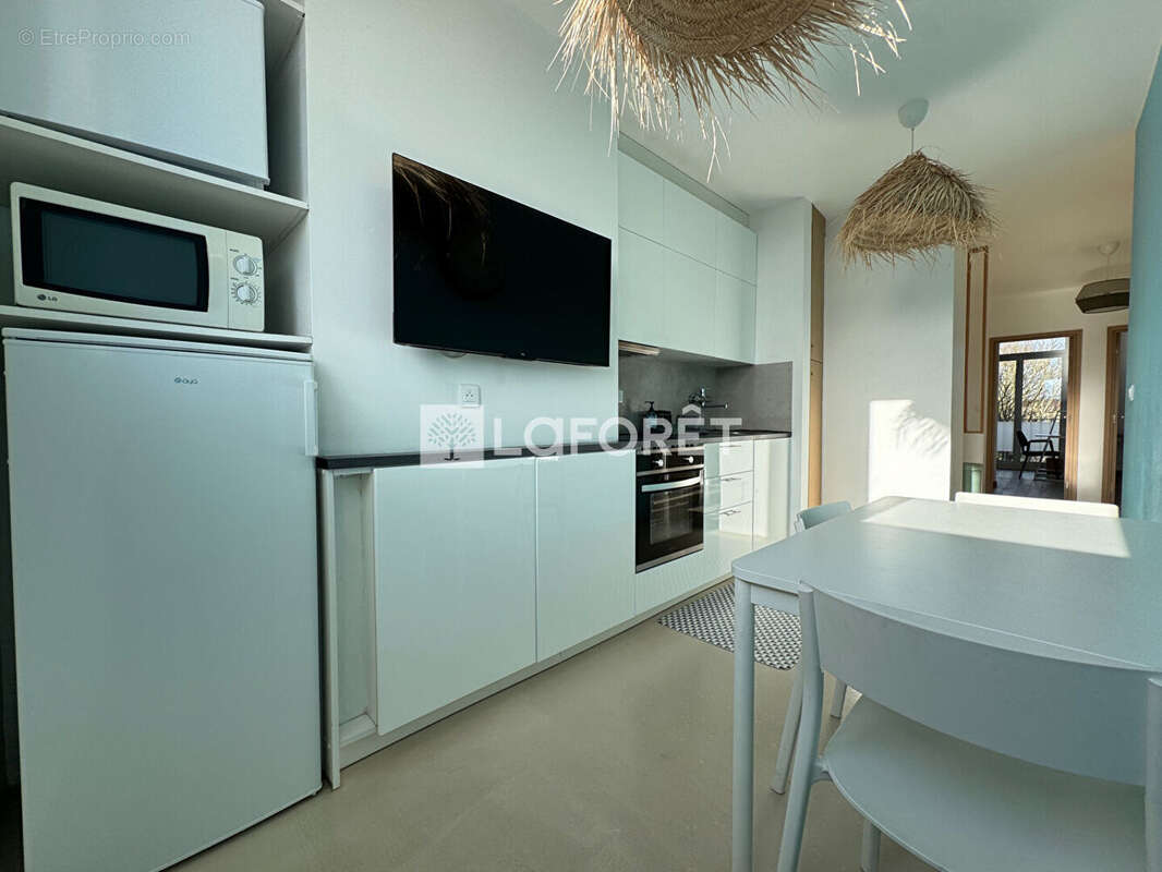 Appartement T3 en centre ville de DOUAI avec cave et place de parking - photo 2