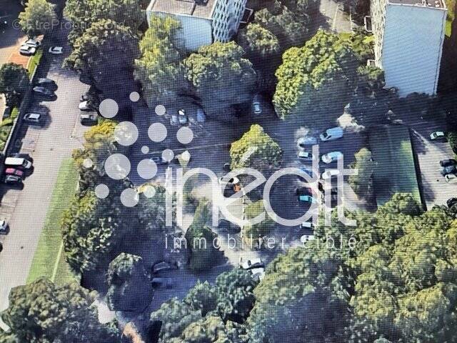 Parking à LAMBERSART