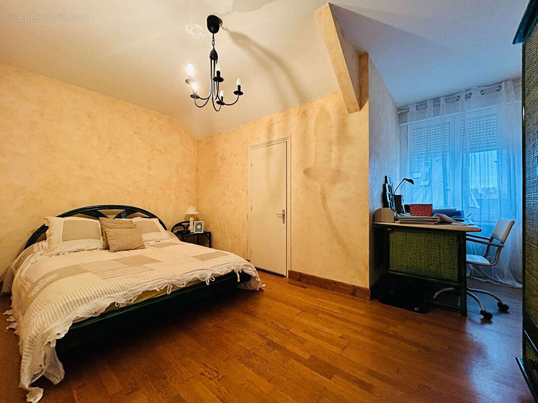 Maison à SARGE-LES-LE-MANS