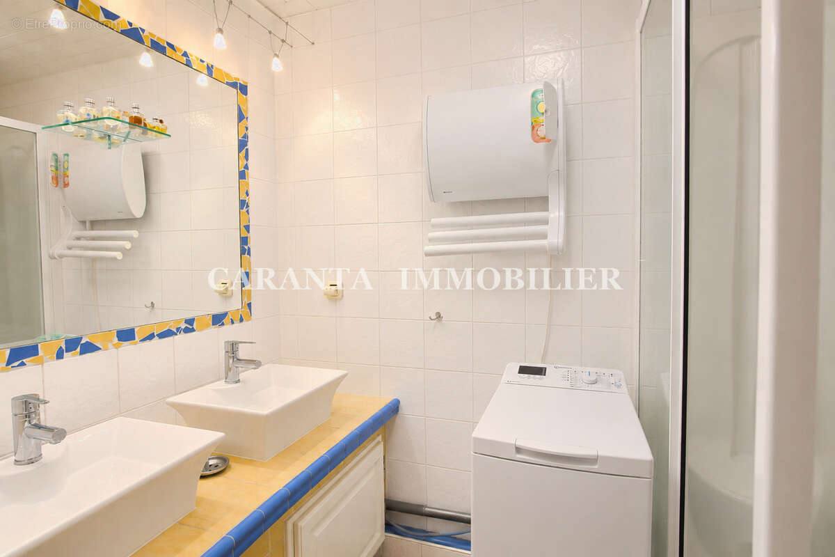 Vente appartement 3 pièces Sainte-Maxime avec terrasse et parking proche centre ville - photo 7