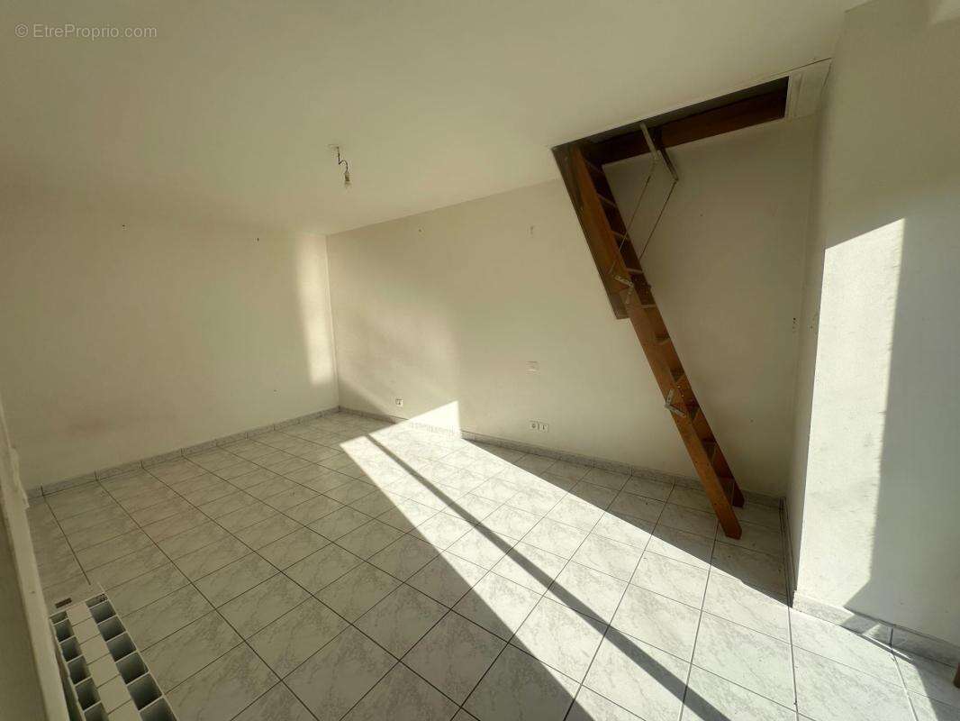 Maison à MALGUENAC