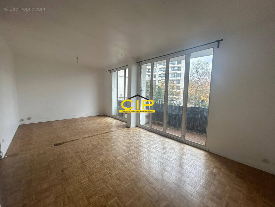 Appartement à PARIS-20E