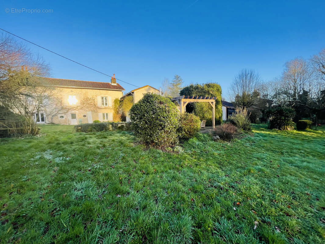 Maison à BERUGES