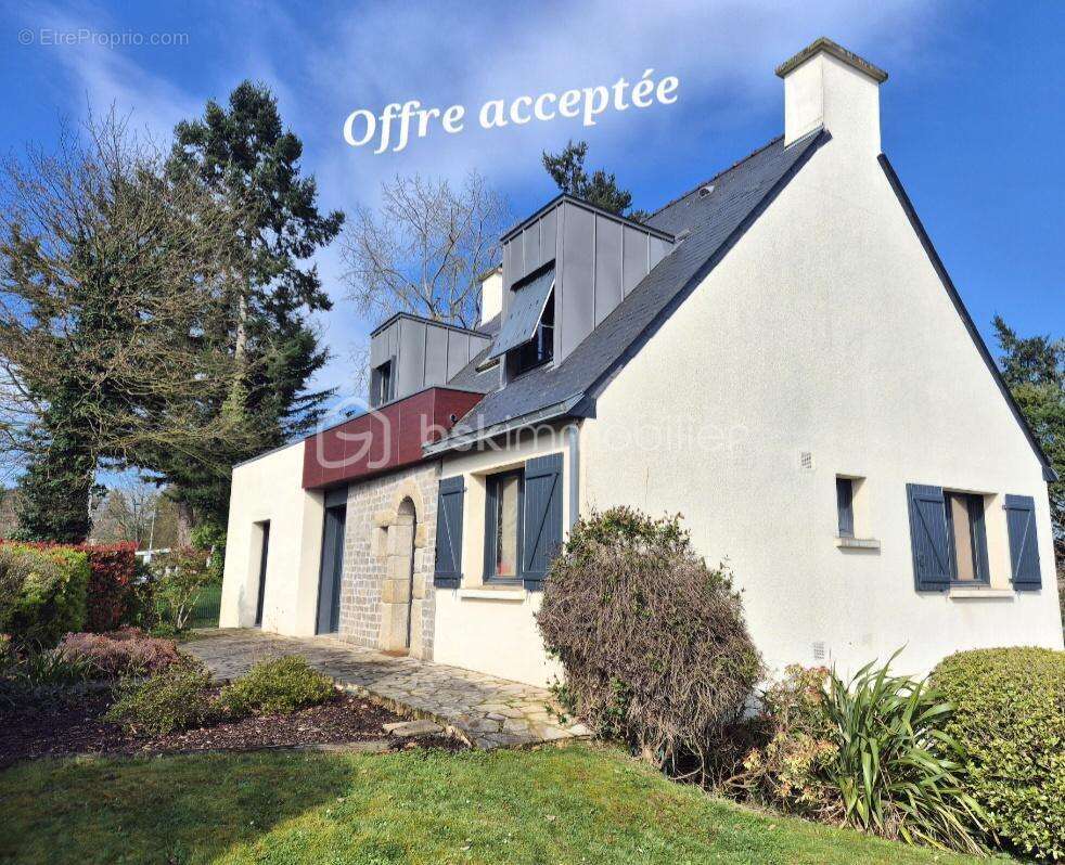 Maison à MONTGERMONT