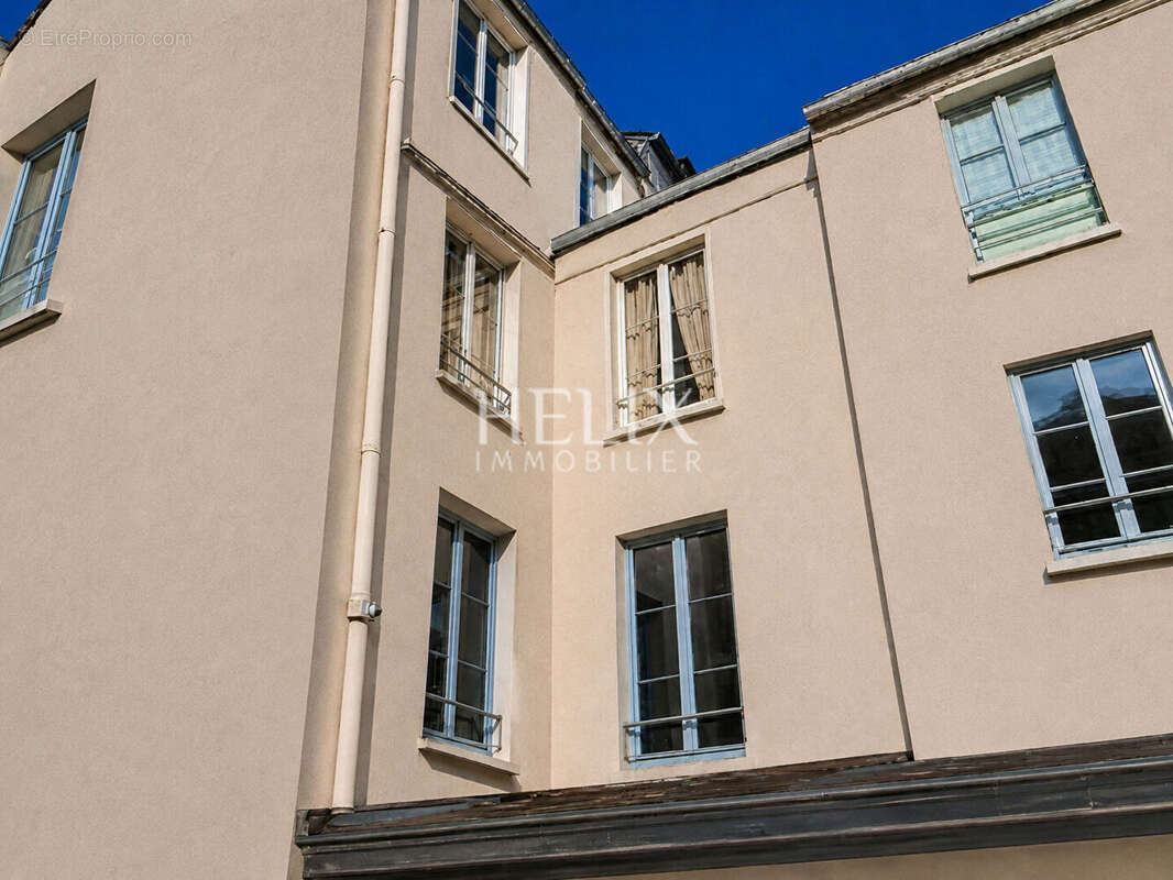 Appartement 3 pièces de 50,01M² entièrement refait à neuf, charme en plein coeur de ville. - photo 9