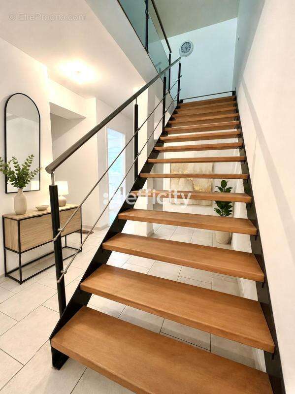 Maison 165 m² à Nanteuil-La-Fosse  - photo 13