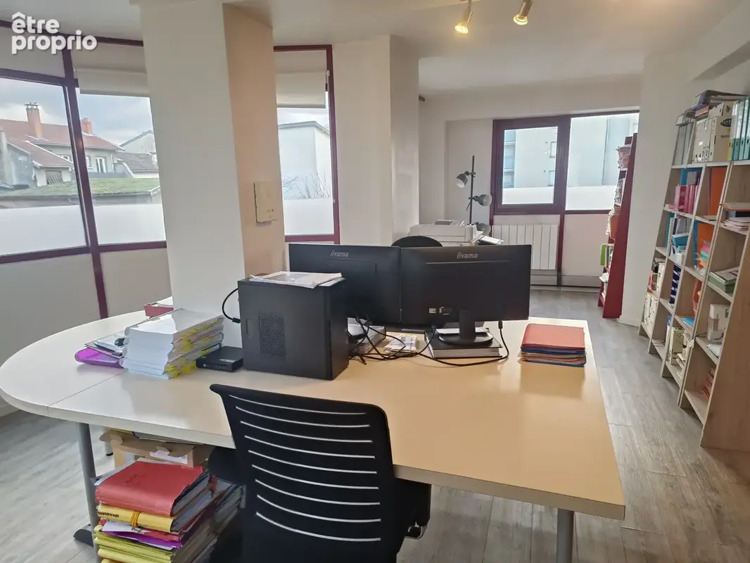 PEAGE DE ROUSSILLON, proche centre Bureaux 81m2  1er étage avec ascenseur, place parking privative - photo 5