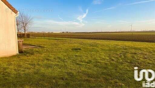 Photo 3 - Maison à TOURY