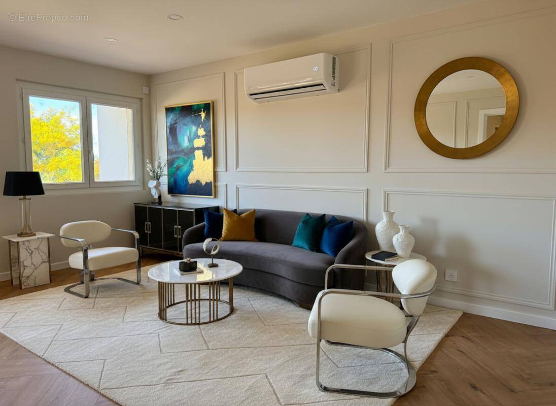 Appartement à SIX-FOURS-LES-PLAGES