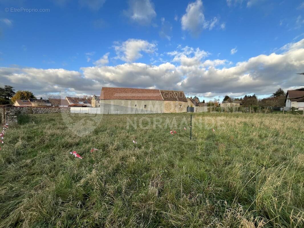 Terrain à PACY-SUR-EURE