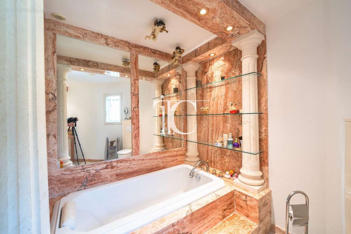 Maison à SAINT-JULIEN-DE-CASSAGNAS