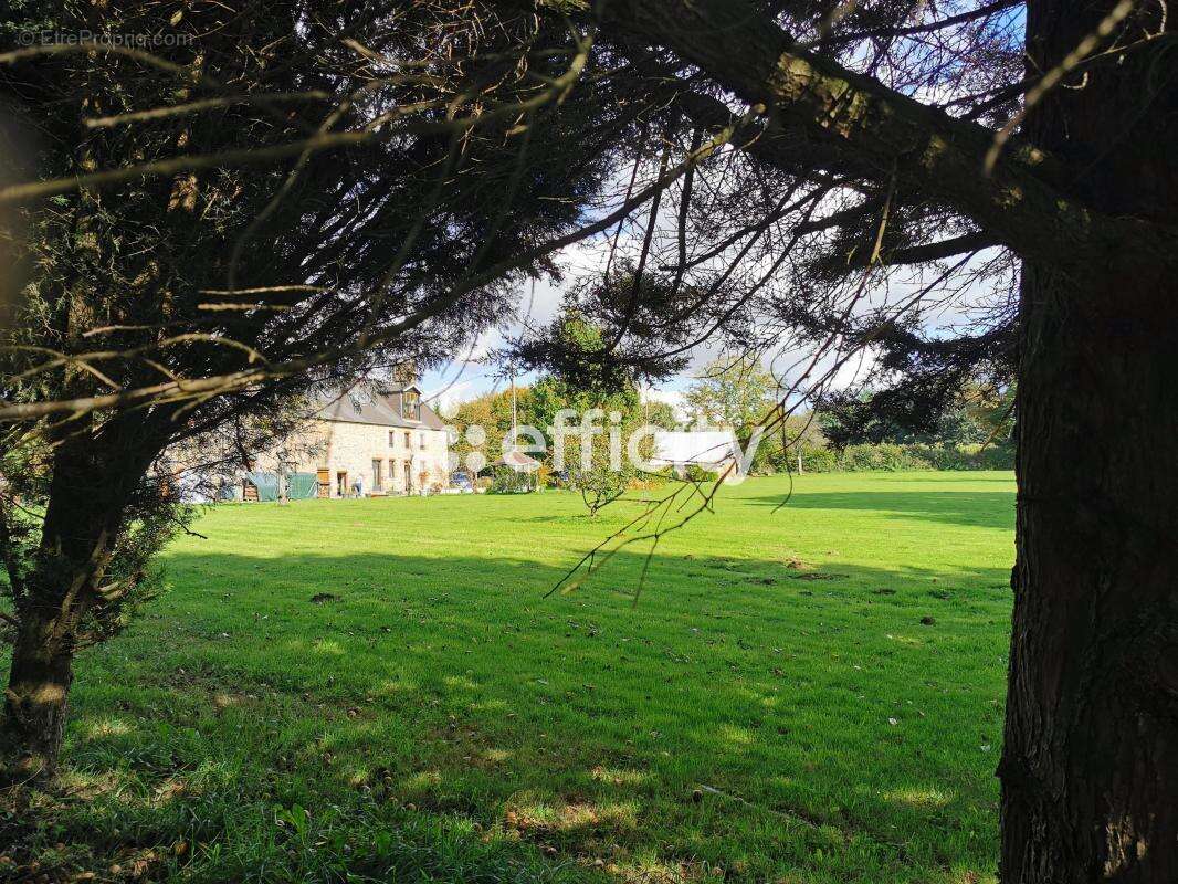 Maison à SAINT-SEVER-CALVADOS