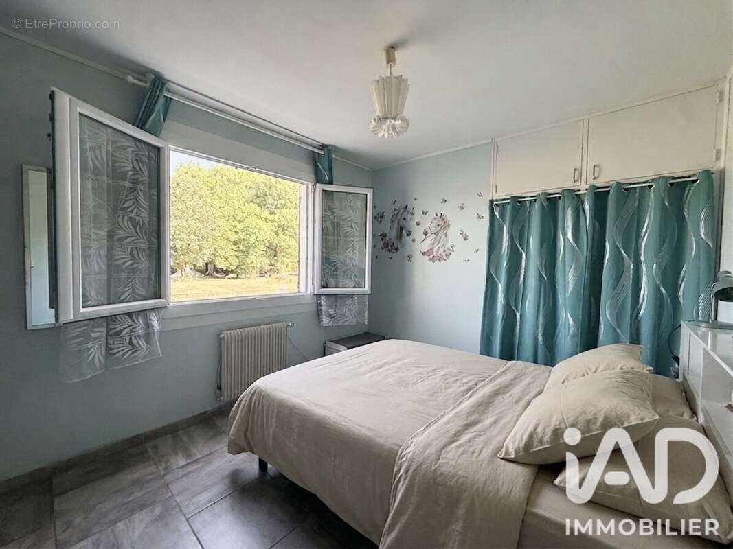 Maison 85 m² à Lamothe-Landerron  - photo 8