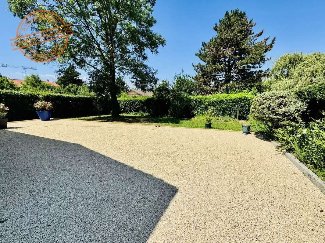 Maison à CHAMPAGNE-AU-MONT-D'OR