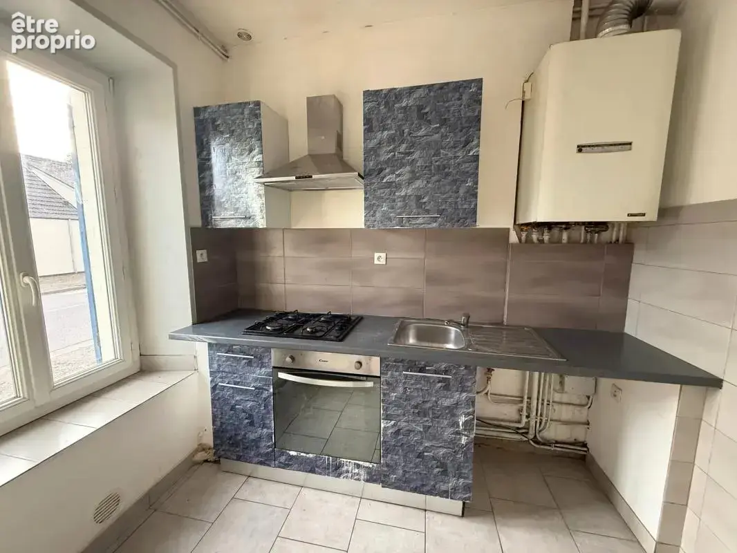 Maison de 8 pièces de 200 m² à Saint-Léger-des-Vignes - photo 4