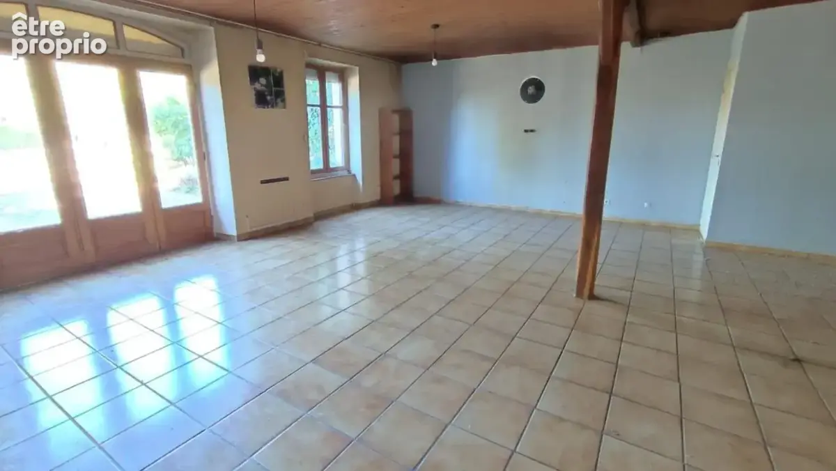 Ensemble immobilier en pierre avec terrain attenant de 5067m2 Soursac 19550 - photo 6