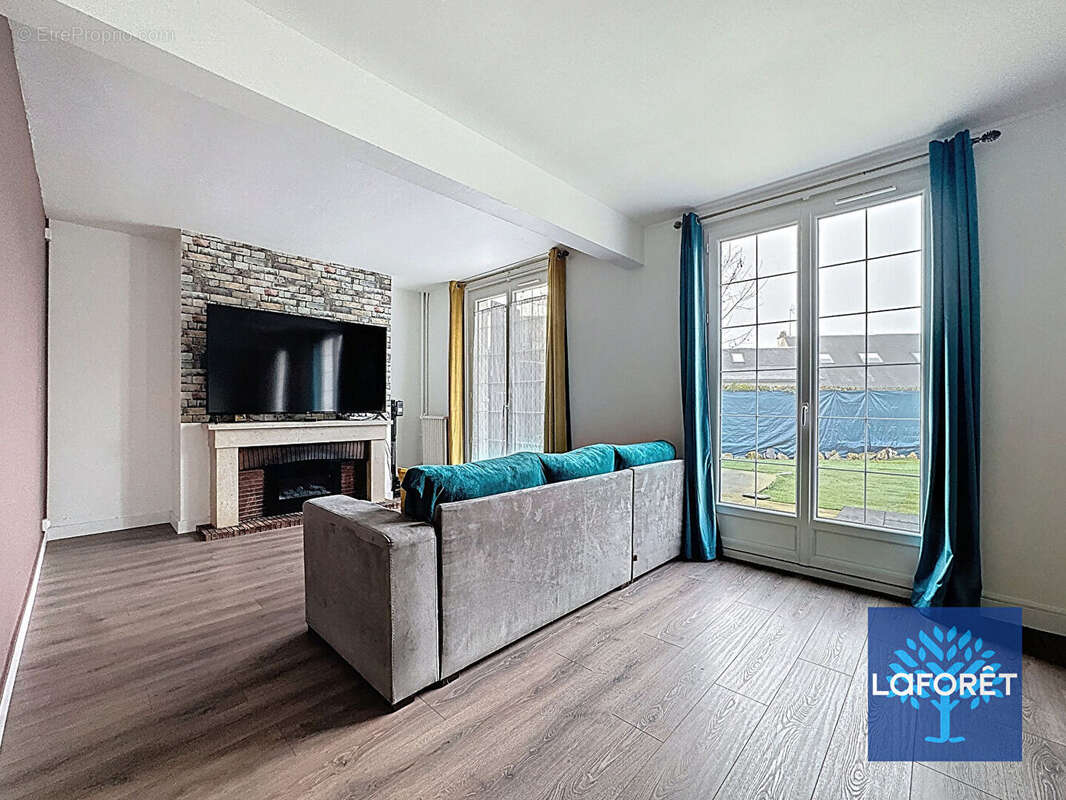 Maison à SAVIGNY-SUR-ORGE