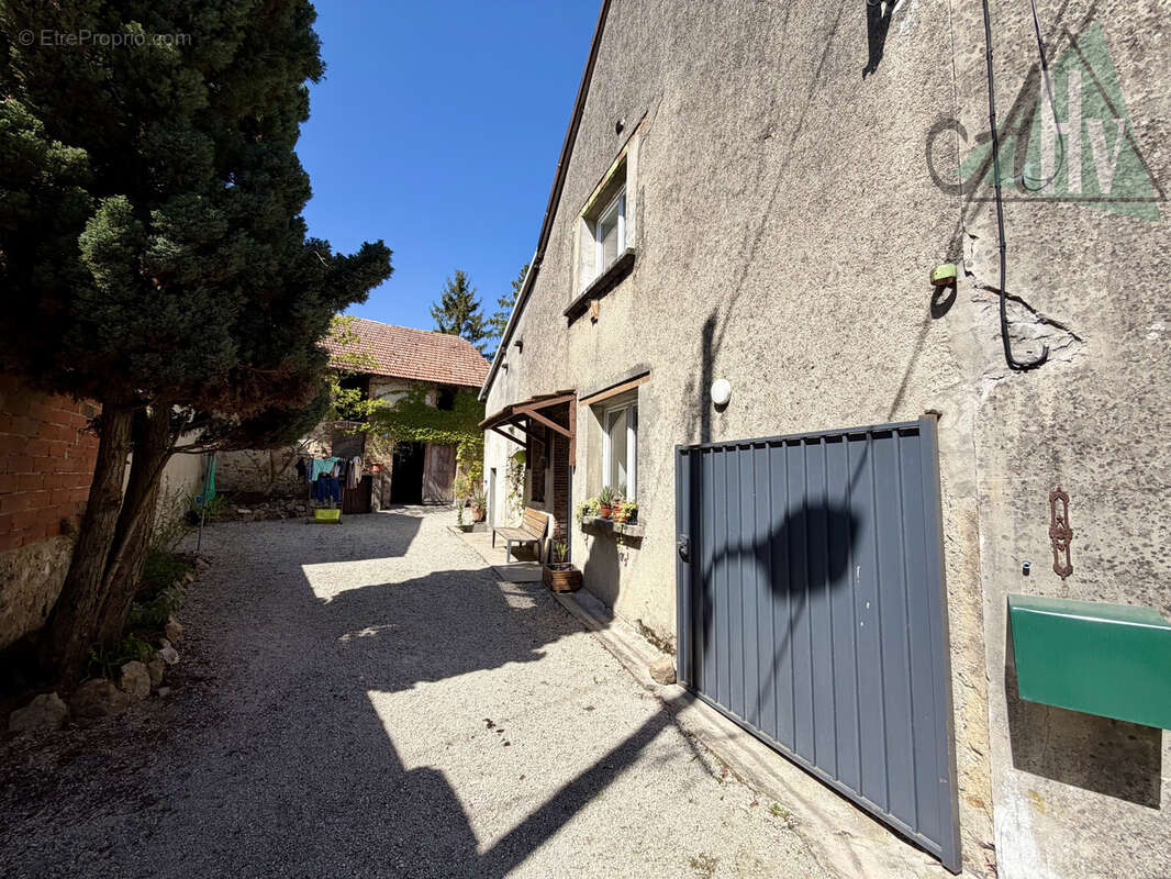 Maison à BARBONNE-FAYEL