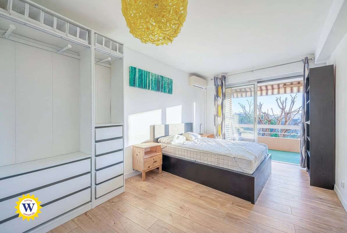 Appartement à VALLAURIS