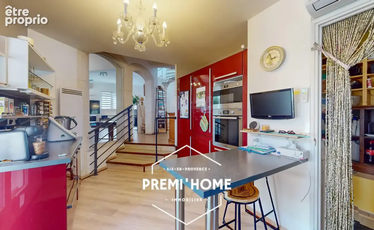 5 pièces 130 m2 maison a vendre istres 5 pièces en r+1 avec piscine et garage - photo 13