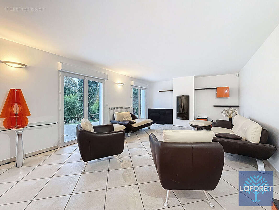 Maison à SOISY-SUR-SEINE