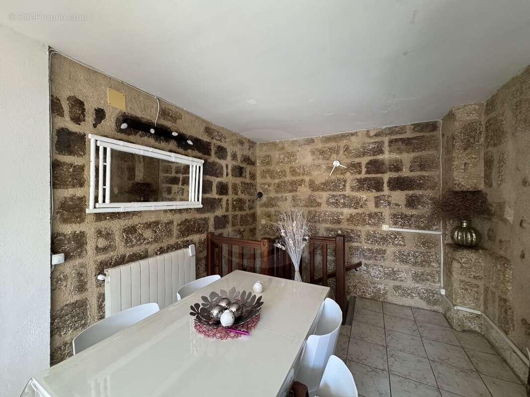 Maison à MONTAGNAC