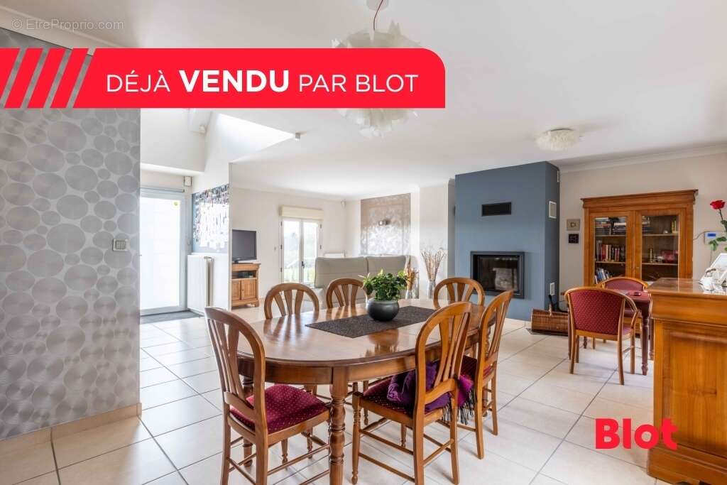 Maison à MONTREUIL-LE-GAST