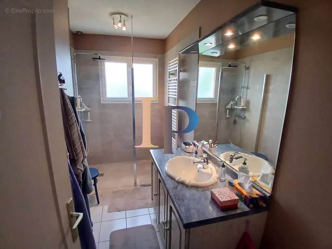 Maison 210 m² à Charlieu  - photo 15
