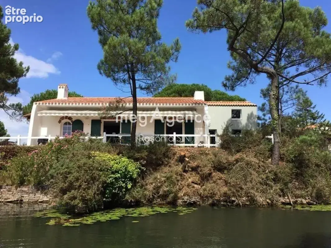 Maison de charme avec vue exceptionnelle sur l’étang - photo 17