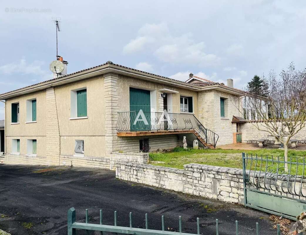 Maison à MAINE-DE-BOIXE