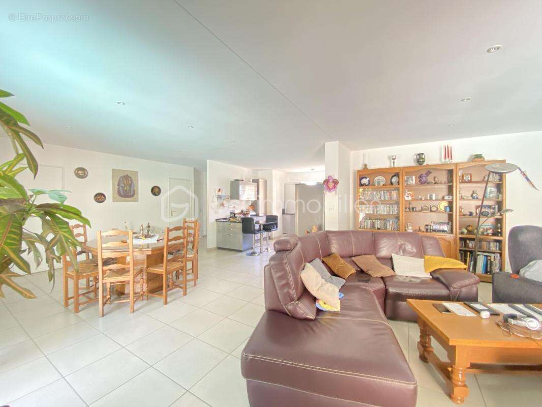 A SAISIR : Maison familiale 4 chambres, 3 salles d'eau, piscine et sauna - photo 6